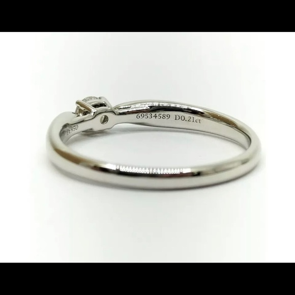 Tiffany and Co. diamond ring - Picture 6 of 6